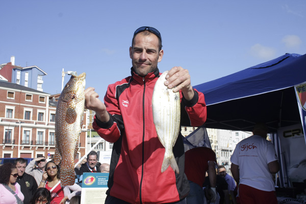 Xavi Blanco Campeón del mundo Prueba del fusil de pesca submarina Moicano  de Cressi. 
